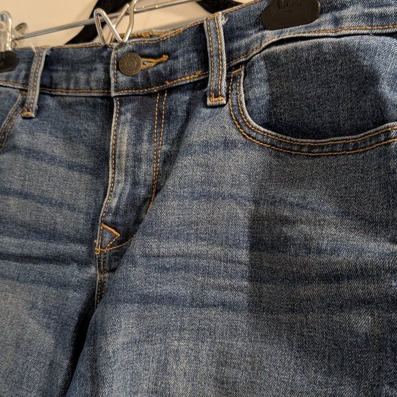 Old Navy Medium Wash Jean Shorts - Picture 2 of 5